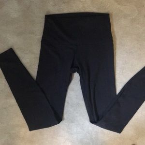 LuluLemon Wunder Under high-waisted leggings